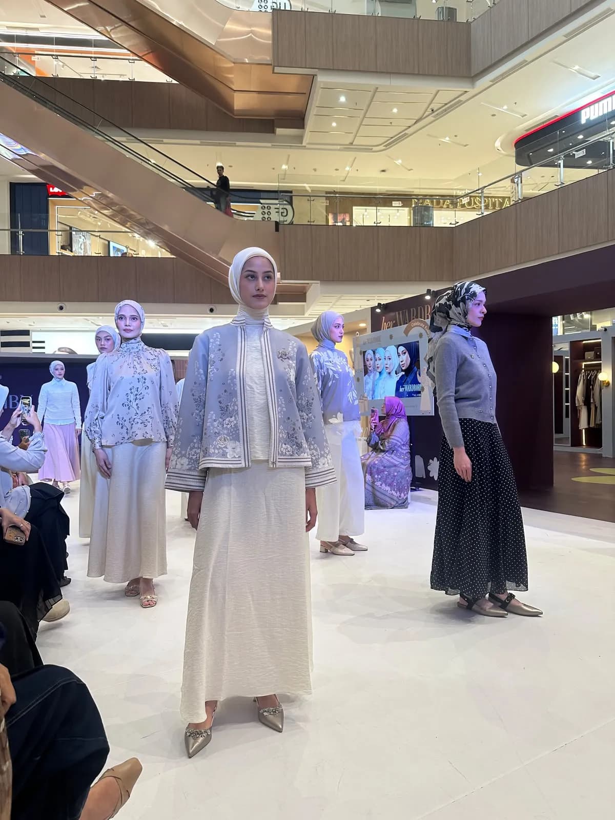 HER WARDROBE BY KLAMBY: Rayakan 14 Tahun Perjalanan, KLAMBY Ajak Perempuan Rayakan Setiap Sisi dan Peran Unik Melalui Fashion